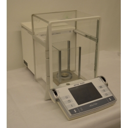 Metler Toledo AX26DR Analytical Balance With 90 Day Warranty